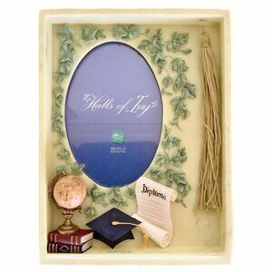 NWOT Hallmark Halls of Ivy Resin 3D Oval Window Graduation Photo Frame
